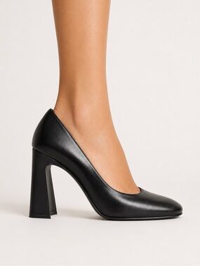 TOD’S 2024 Black Leather Round Toe Classic Pumps